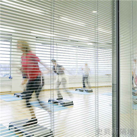 服务专业的卫生间玻璃隔断多少钱薄利多销