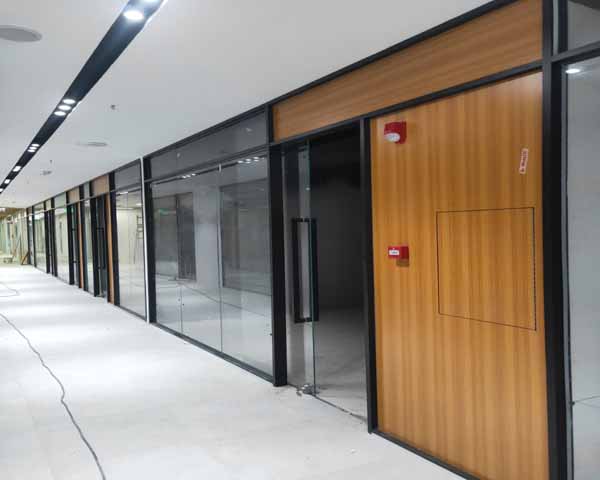 服务专业的淋浴玻璃隔断厂商电话多少诚信经营