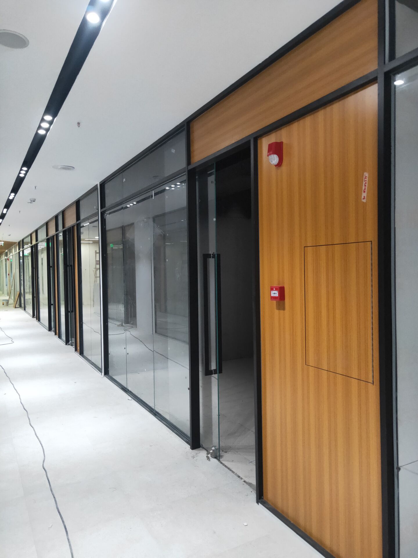 铝合金隔断品质保障以客为尊