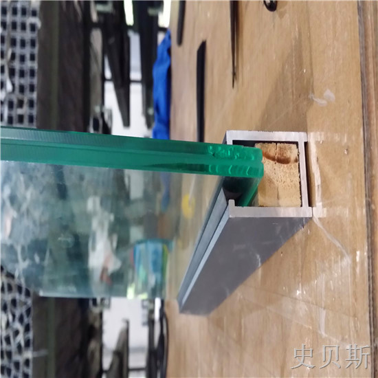 隔断墙厚度之28款截面图